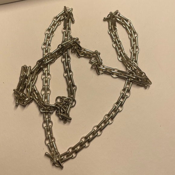 Long silver chain - Picture 2 of 2